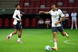 国安客战河内：3外援PK6外援，塞鸟、吴少聪首发，法比奥出战